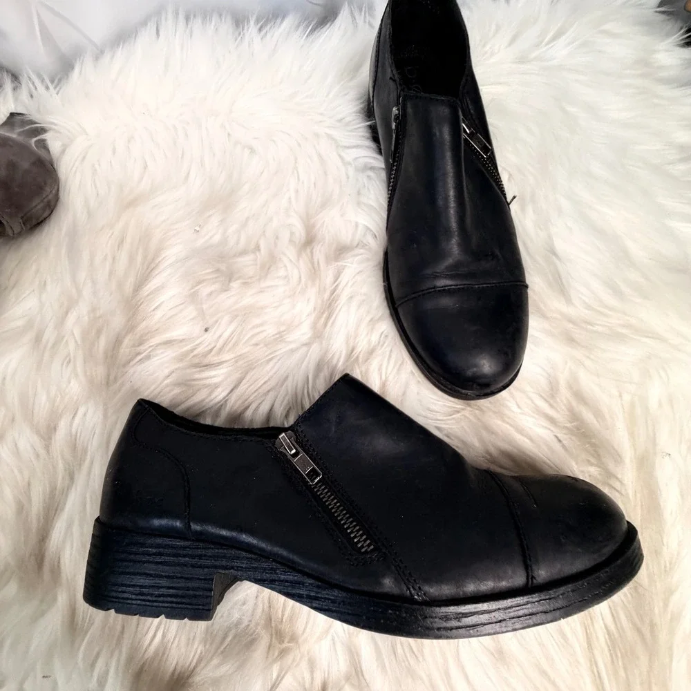 b.o.c. Born Concept Black Leather Side Zip Cap Toe Ankle Boots Booties
